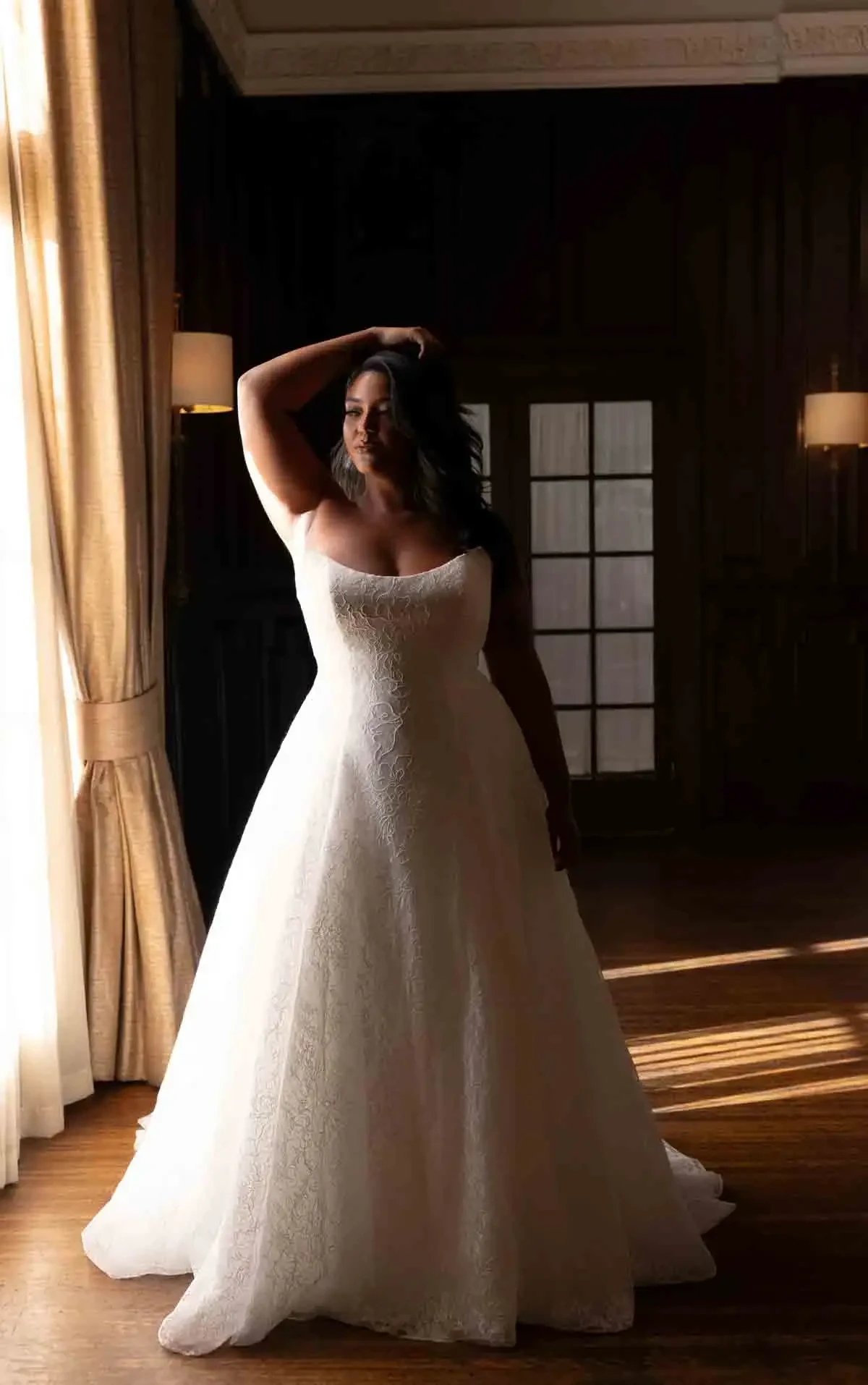 Your Dream Gown Awaits: Discover the Magic of Finding Your Perfect Plus-Size Wedding Dress. Desktop Image