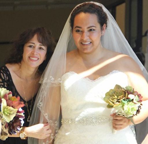 Brunette bride with bouquet with Lisa Litt